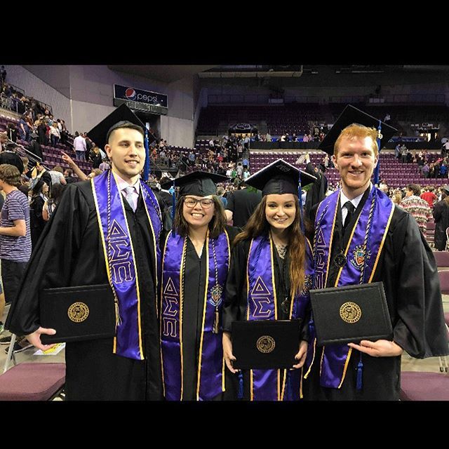 Congratulations to our Class of 2019 Graduates! 🎓Thank you for all you’ve done for our chapter and we wish you the best in your future endeavors! #deltasigmapi #ptbad