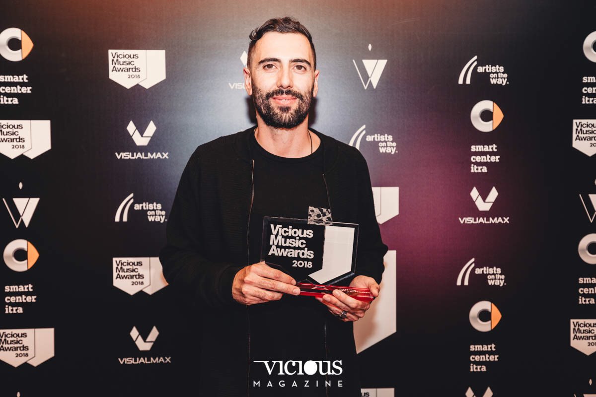 MemoIsHere's tweet photo. Official photo of the awards ceremony. ✖️✖️✖️
Best Hispanic American Deep House Artist in the Vicious Music Awards 2018 by @viciousmagazine 🙏 !Thanks!
.
#memo_music #mobilee #viciousmusicawards #viciousmusicawards2018 #deephouse https://t.co/QLEOPVtMRD