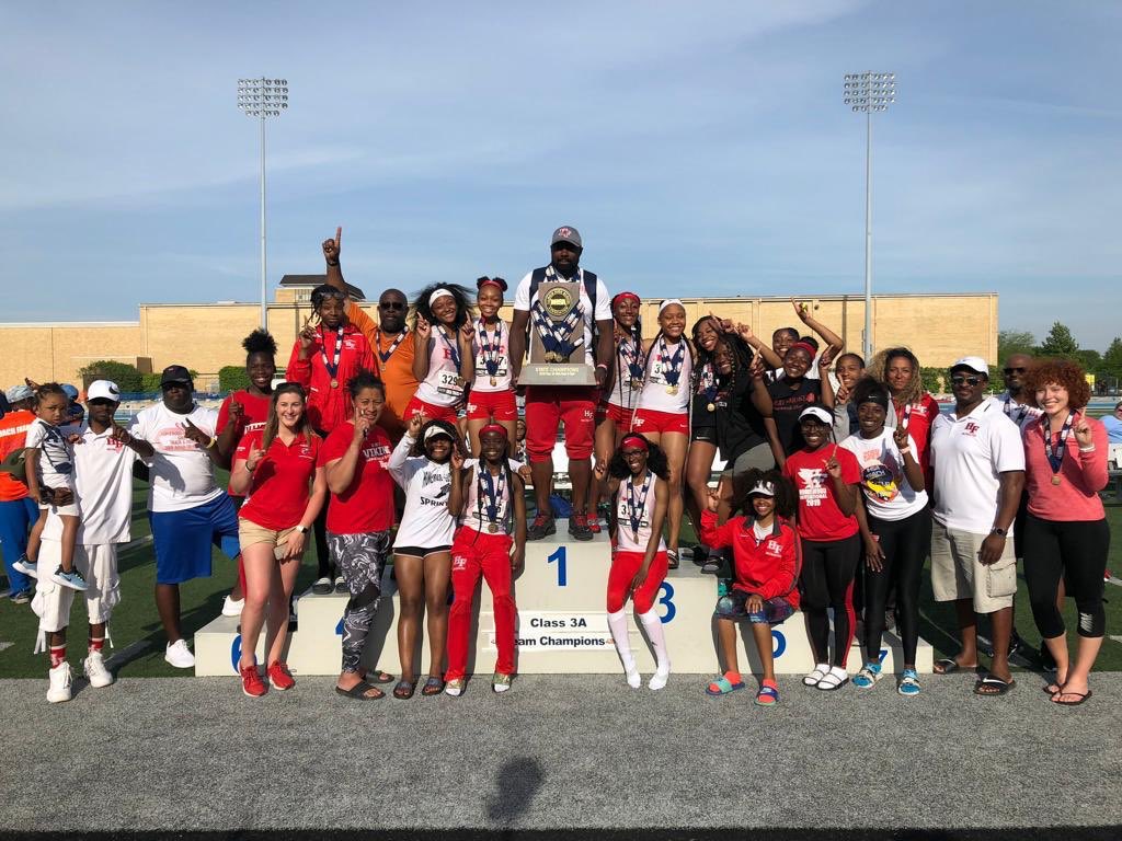 Wow, my daughter’s track team won State! First time in Homewood-Flossmoor High School’s history for the girls team! Incredible! 🔥🔥🔥!! So proud of this powerhouse of a team! 
<a href="/HFHSAthletics/">Homewood-Flossmoor</a>  <a href="/HFHS59/">HF High School</a> 🥇