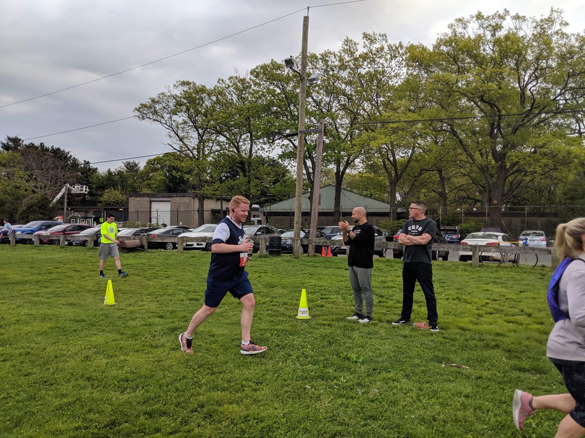 WRBillyMac's tweet photo. This morning @MattOMalley ran @BulldogsRunning 5K @FranklinParkBos
Bulldogs is a running club that helps those battling addiction
Thank you @Wa_Sab_ for getting this action shot of the Councilor!!!
#BosPoli #MApoli #bosruns #JamaicaPlain https://t.co/JWz7DSDZYh