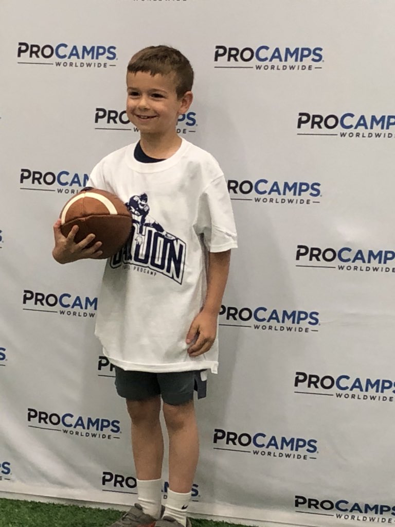 hzerbe6's tweet photo. Thank you Welch’s Fruit Snacks for sponsoring such an amazing opportunity for these young athletes! 
@WelchsFruitSnck  @saquon @ProCamps https://t.co/7mQOsbu0sC