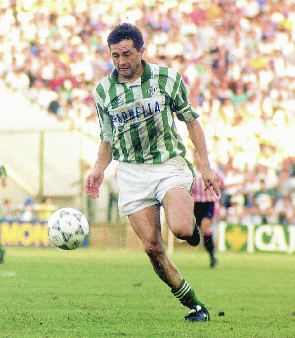 FOTOS HISTORICAS O CHULAS DE FUTBOL - Página 9 D69SJD-W4AoF6eM