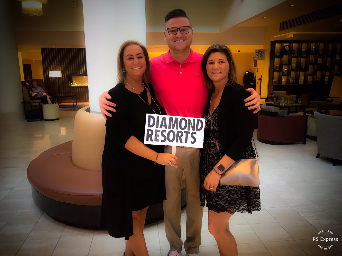 BxGguy2020's tweet photo. Our @diamondresorts families gathering together just prior to our @RoyalCarribean cruise to @Bermuda on the World Class #AnthemOfTheSeas. No one does Hospitality like Diamond with our full fare cruise for points options. Can’t wait to help them #StayVacationed even more! #iLoveUs https://t.co/RaAomyaB7I
