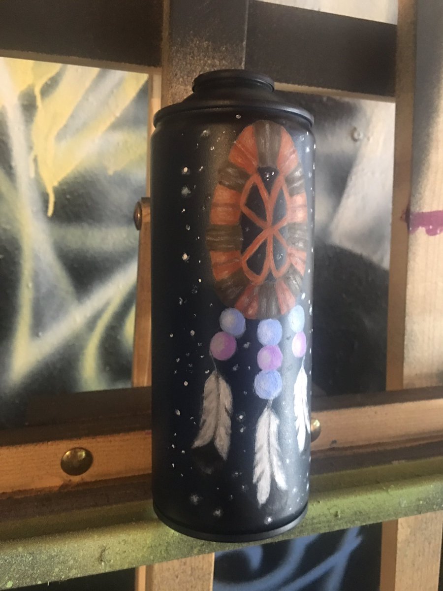 LuckeOne1's tweet photo. “LuckeDreamCatcher” on spraycan acrylic and spray paint #dreamcatcher #spraycan #luckeone #graffiti #graffhead #luckeltd #liquitexpaint #ironlak #nativeamerican #losangeles #sgv #ie #2sr5 #socal #west #art https://t.co/tJkF1kjJPB