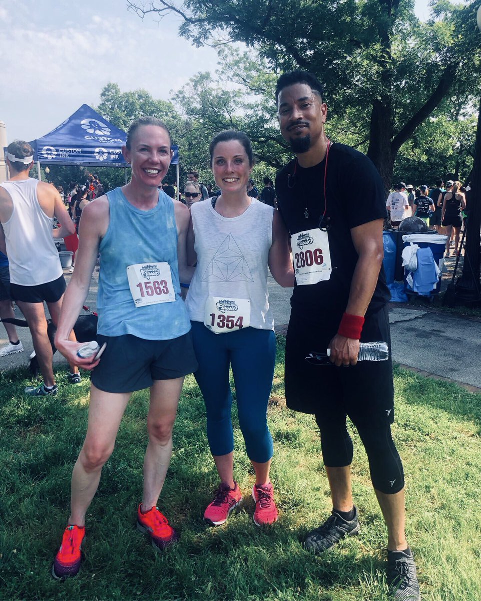 StewartWecker's tweet photo. What a fun **hot** day for the @CapHillClassic !! ☀️ 🏃‍♀️ ♥️ https://t.co/yb2xjatVA3