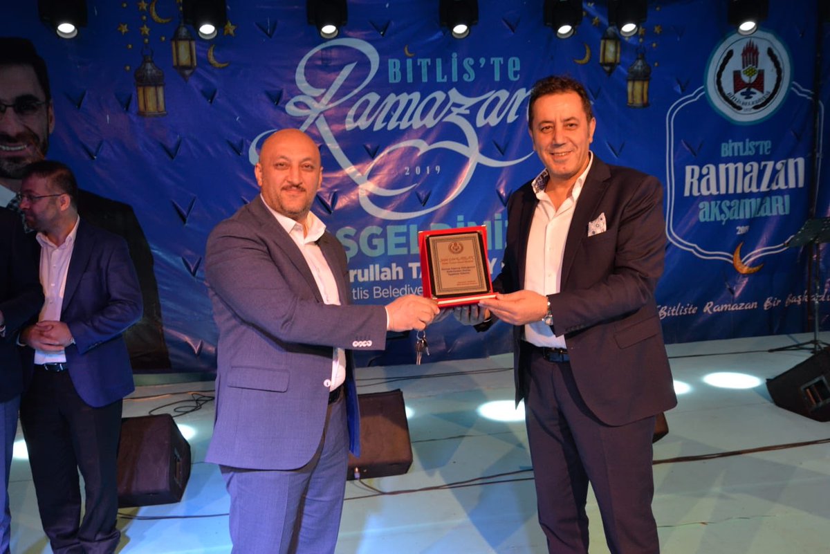 Doğup büyüdüğümüz memleketimiz Bitlisimize Turex Ailesi olarak hibe ettiğimiz araçların teslim törenindeyiz.
Bitlisimize hayırlı uğurlu olsun.