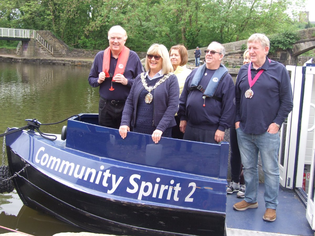 EMCBP's tweet photo. Great day out with Tameside Mayor Denise Walsh today !! She has been so supportive of our project and this was a chance to show her how we run the boat and how it is specially adapted for our many service users https://t.co/skLCuEyvFX