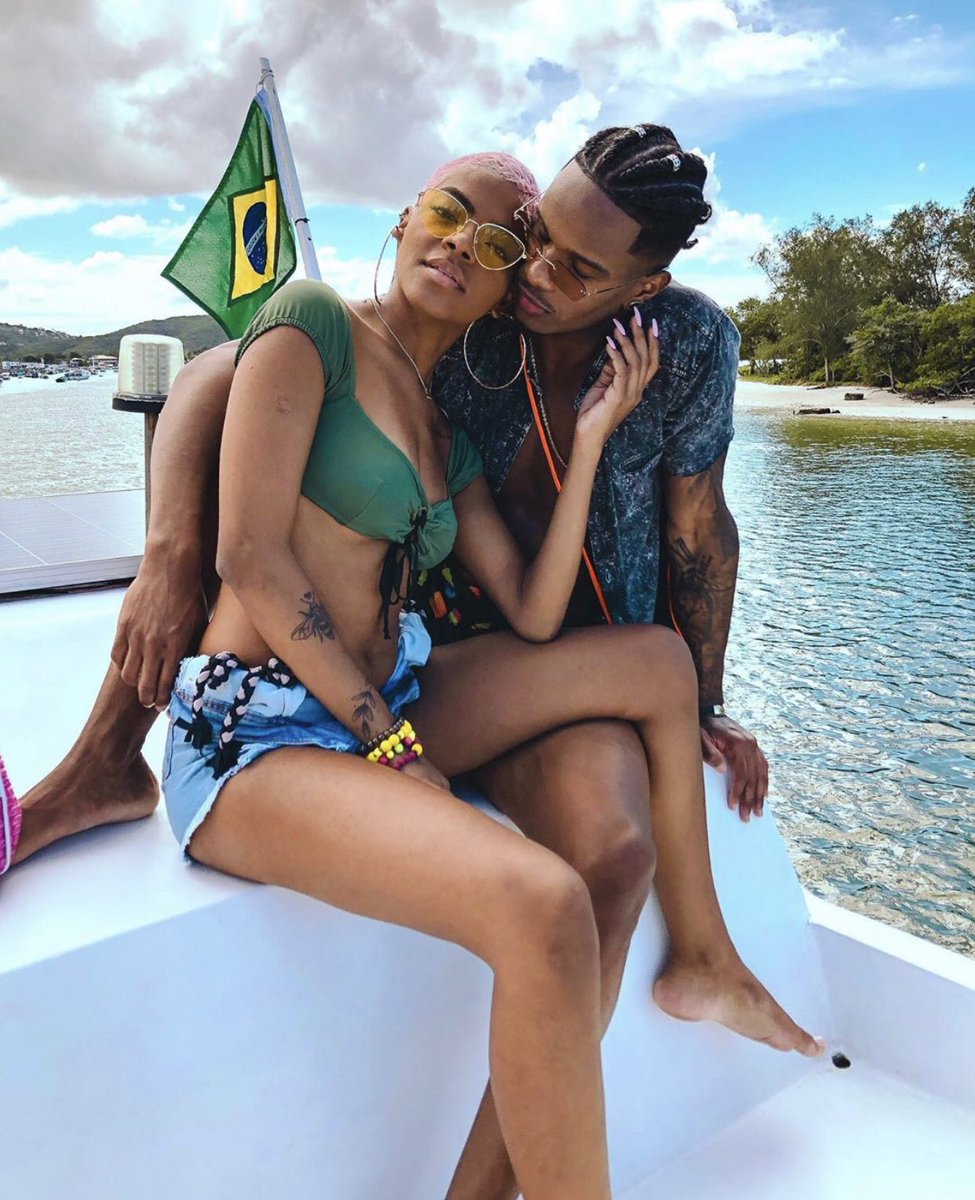 blacktwiterthrd's tweet image. #Baecation 🇧🇷✨