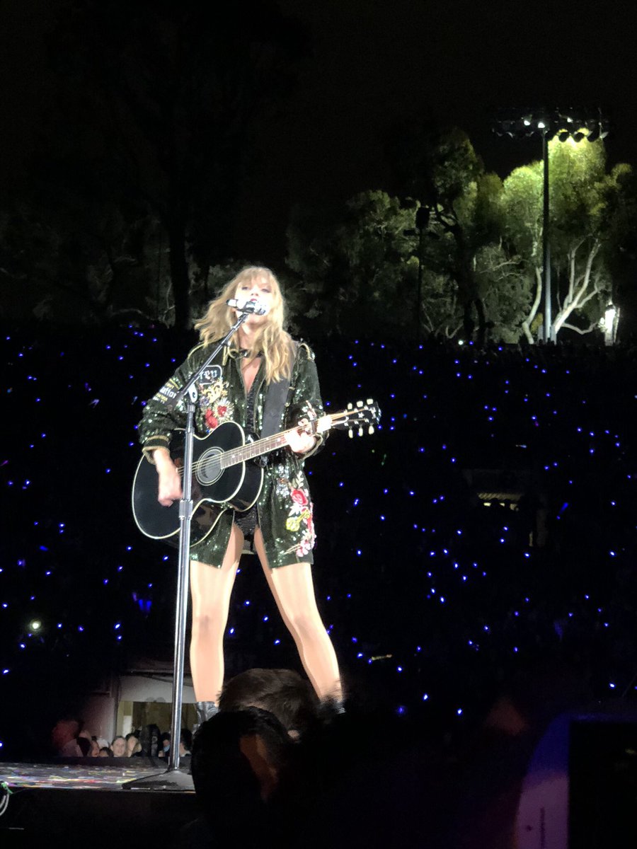 CaitOfGrace's tweet photo. I just want to go back โจ๐ค๐#repTourPasadena https://t.co/k4kLz56pfe