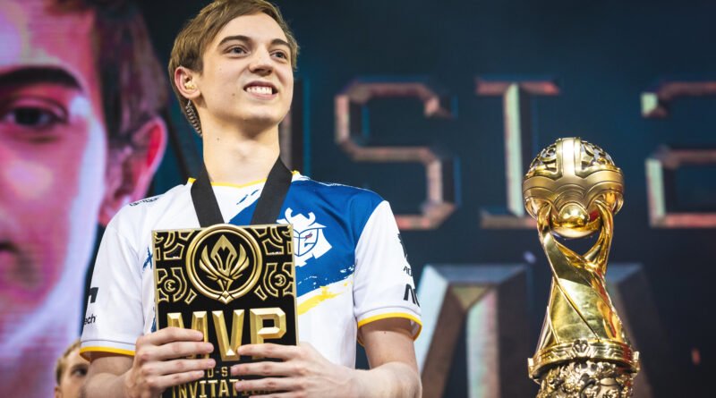 SlashEsportdk's tweet photo. MVP’en ‘Caps’ til sin far: – Men denne gang skal der fejres

https://t.co/2XH91TR2CV

Foto: Colin Young-Wolff/Riot Games
#esportdk #esport #leagueoflegends #loldk #lec #leaguedk https://t.co/1dNLTOmeI5