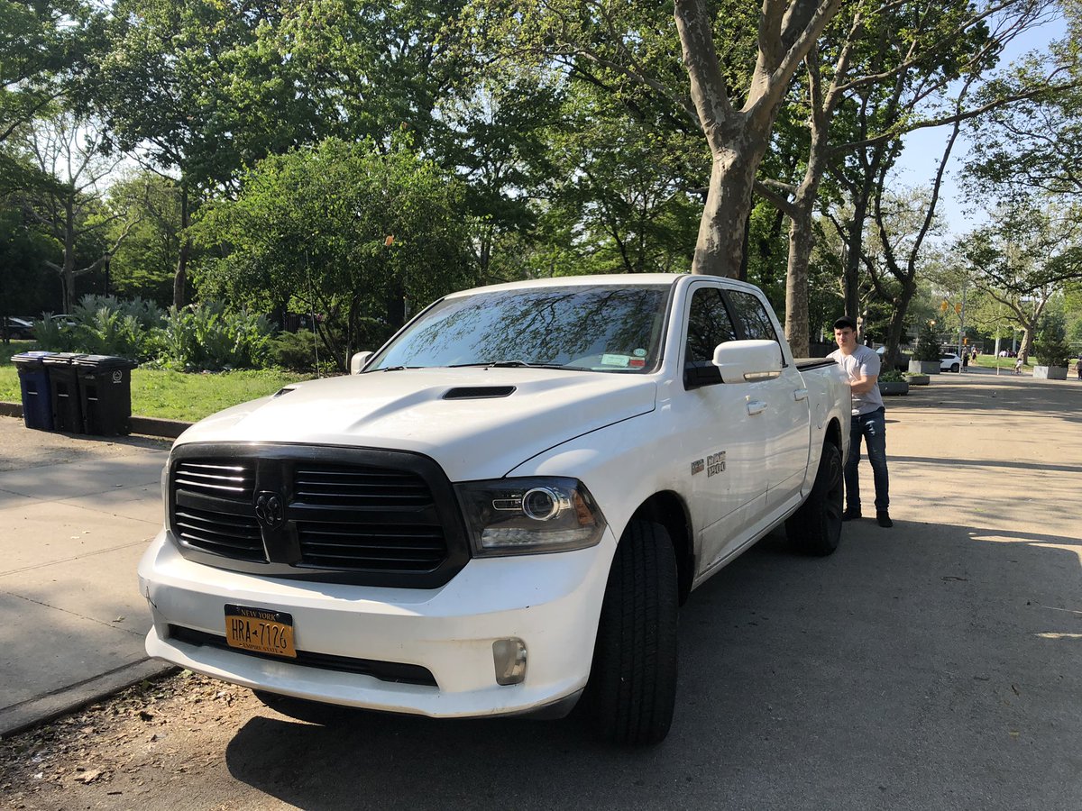 nickmosquera's tweet photo. Drove into McCarren Park to “give something to his friend” and approached me menacingly when we took a photo. We had three children with us and he approached within inches @HowsMyDrivingNY NY:HRA7126 https://t.co/xYRtct10Rg