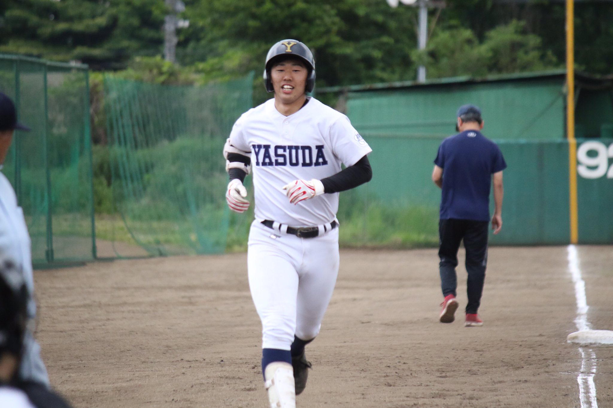 安田学園野球部ｏｂ会 昨日 鎌ヶ谷でマスターズ甲子園東京大会の初戦が行われました 当日は若手が多数参加してくれたおかげで序盤から大量リード 終盤 国分寺の猛攻にハラハラドキドキしましたが15 10で勝利することが出来ました 続く 安田学園