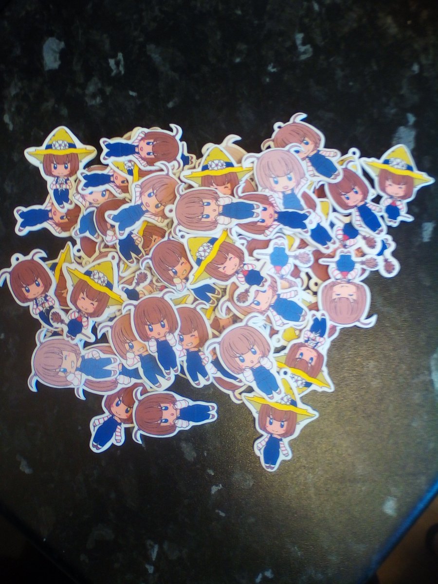 CauldronsCovens's tweet photo. Hi there!
Here is some NEW pins and key-chains of Sophia!
-Mariok
#MCMLondon  #MCMLondon19 #MCMLDN19 #pins #anime #witch https://t.co/MofU66Erli