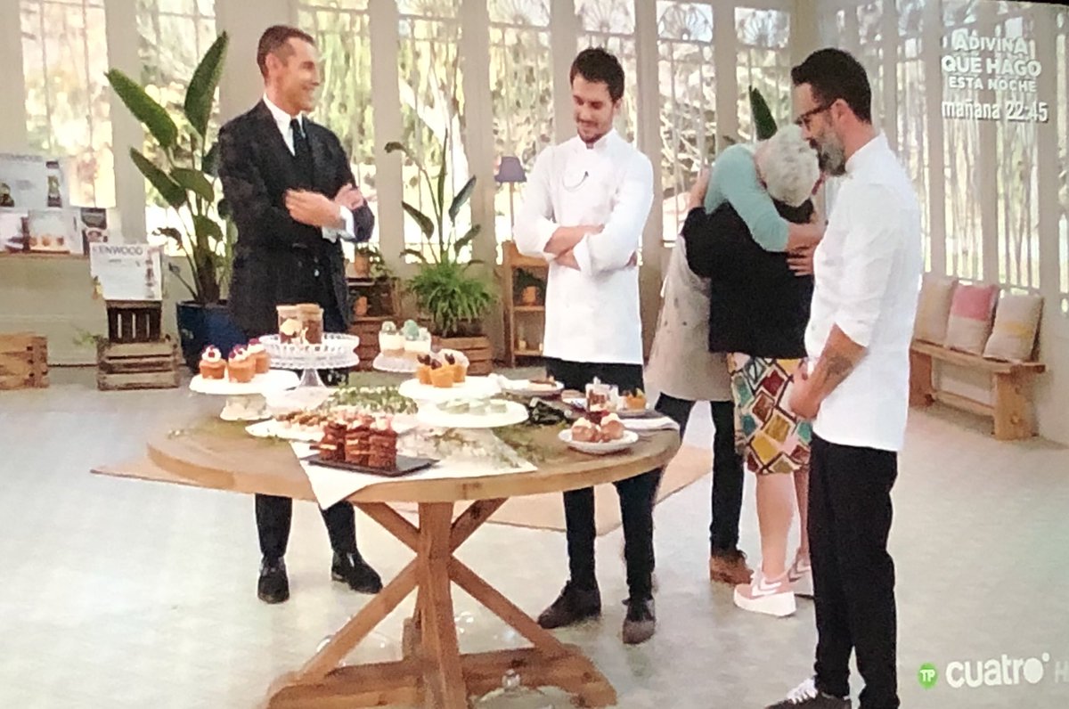 lulita0_'s tweet photo. Los dulces de Jorge son wow ! Enserio 🙏👏 #BakeOffFinal https://t.co/atwbDtMn6a