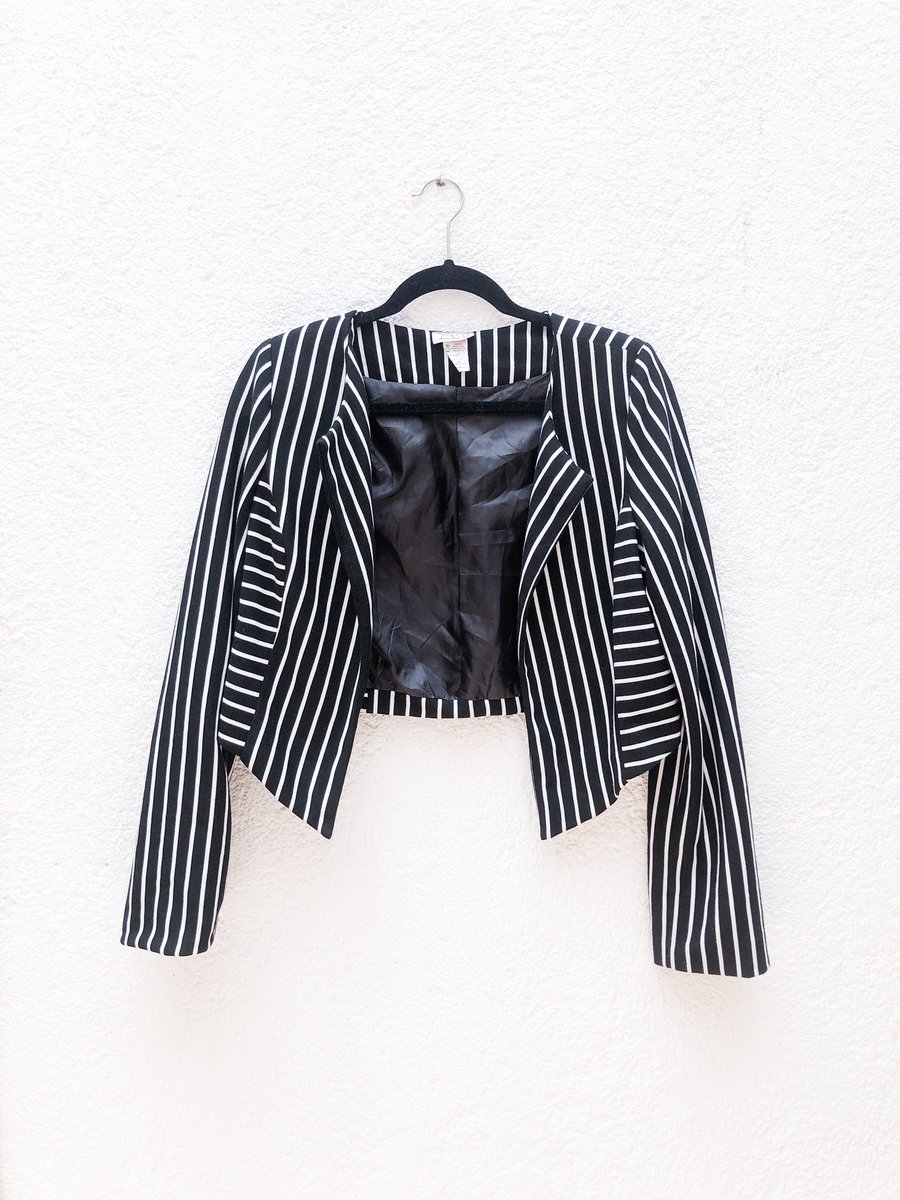 mariorimacouzet's tweet photo. Conoce mi clóset! >>>> prityprity @GoTrendiermx #moda #segundamando #ropa #trendierapp #compraenlinea #compraropa #bebe #zapatos #kimono #primavera #colores #vestidos #blazer #fashion #outfit #shopping https://t.co/i7ofloUOdk