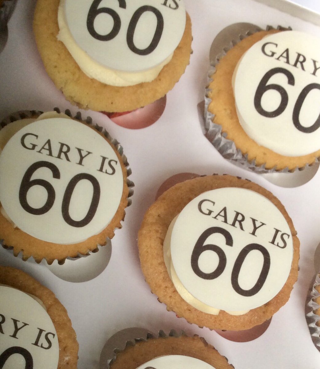 EventsCakes's tweet photo. Happy 60th to the Birthday Boyπππxx
#BirthdayCake #Celebrations #VanillaSponge #RaspberryJam #LemonSponge #LemonCurd #CupCakes #BespokeCakeDesign https://t.co/mG3vaHuUTZ