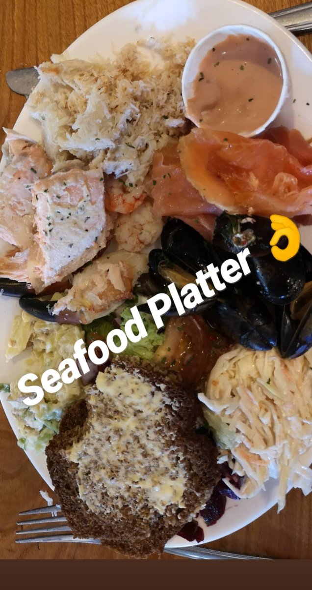 Fab day at Helens Kilmacalogue with a gorgeous Seafood Platter and live music in the sunshine..
#TasteTheIsland #thisisIrishfood #foodtourism