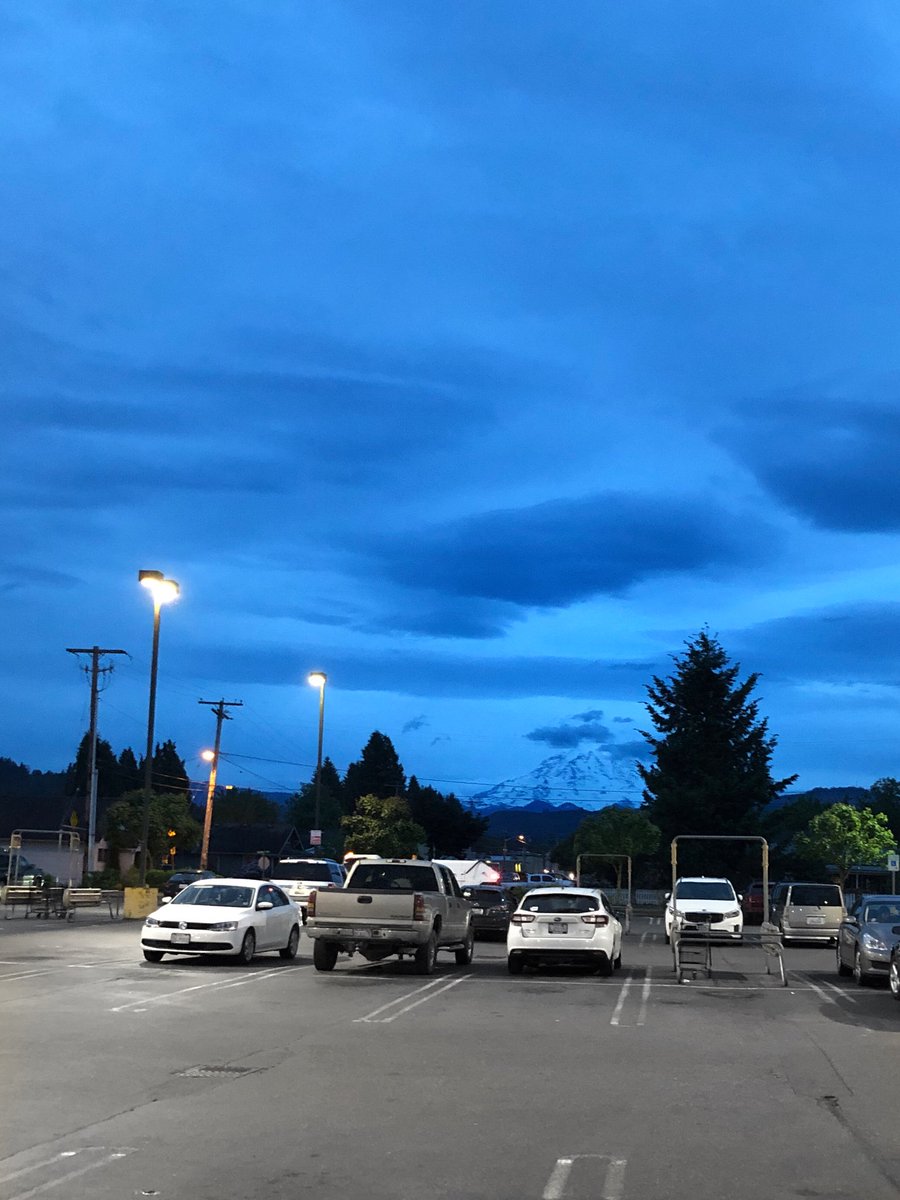 renefabre's tweet photo. Mt. Rainier just after sunset on Saturday evening, May 18, 2019. #mtrainier #ortingwa #pnwlifestyle #upperleftliving #pacificnorthwest https://t.co/b2n51d4Xcy
