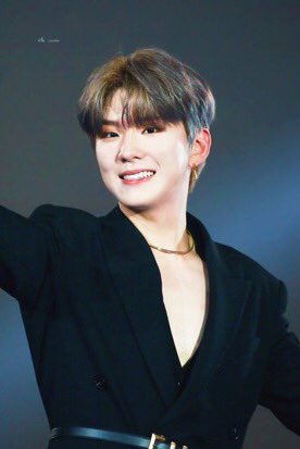 roseyhye's tweet photo. @dnnyhrcsflr Kihyun is beautiful https://t.co/9kpaNvdYxR