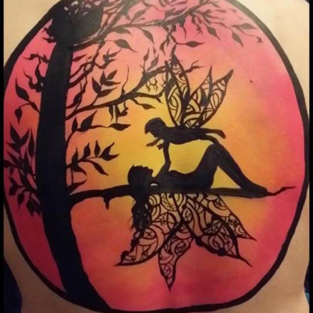 FacingAngels's tweet image. Fairy Sunset 🌅🧚🏼‍♀️ 

Love the way the colors blended here. 

#Idobelieveinfairies #sunsetpics #bodyartist #bodyart