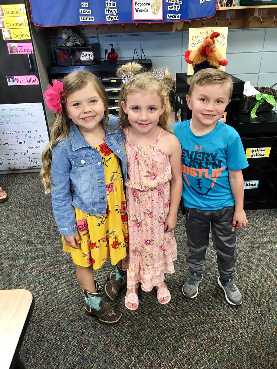 ChristyLReeves's tweet photo. Kindergarten Round-up! Can’t believe Bear is ready for Kindergarten, but she is so excited to go! We’re lucky enough to have Mrs. Ullah for the 2nd time &amp; Kinley is blessed to have a few friends join her too! Plus, Mrs. Smith was my Kindergarten teacher &amp; will be her Art Teacher! https://t.co/K4ZirJ4HES