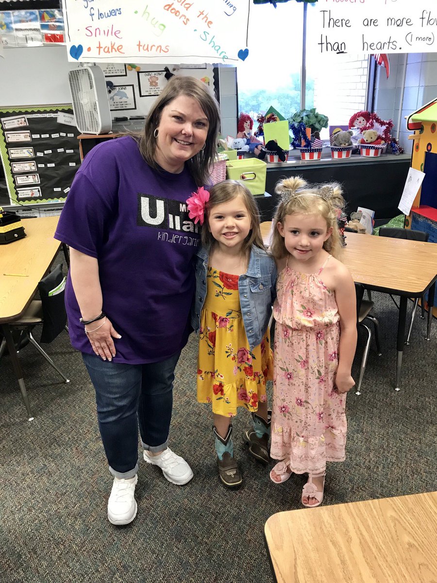 ChristyLReeves's tweet photo. Kindergarten Round-up! Can’t believe Bear is ready for Kindergarten, but she is so excited to go! We’re lucky enough to have Mrs. Ullah for the 2nd time &amp; Kinley is blessed to have a few friends join her too! Plus, Mrs. Smith was my Kindergarten teacher &amp; will be her Art Teacher! https://t.co/K4ZirJ4HES