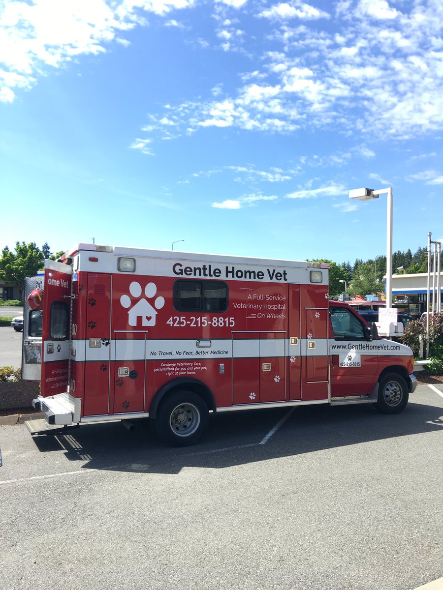 We’re at the Animal Hospital of Newport Hills open house! Come say hello and get a tour of our ambulance 🐾