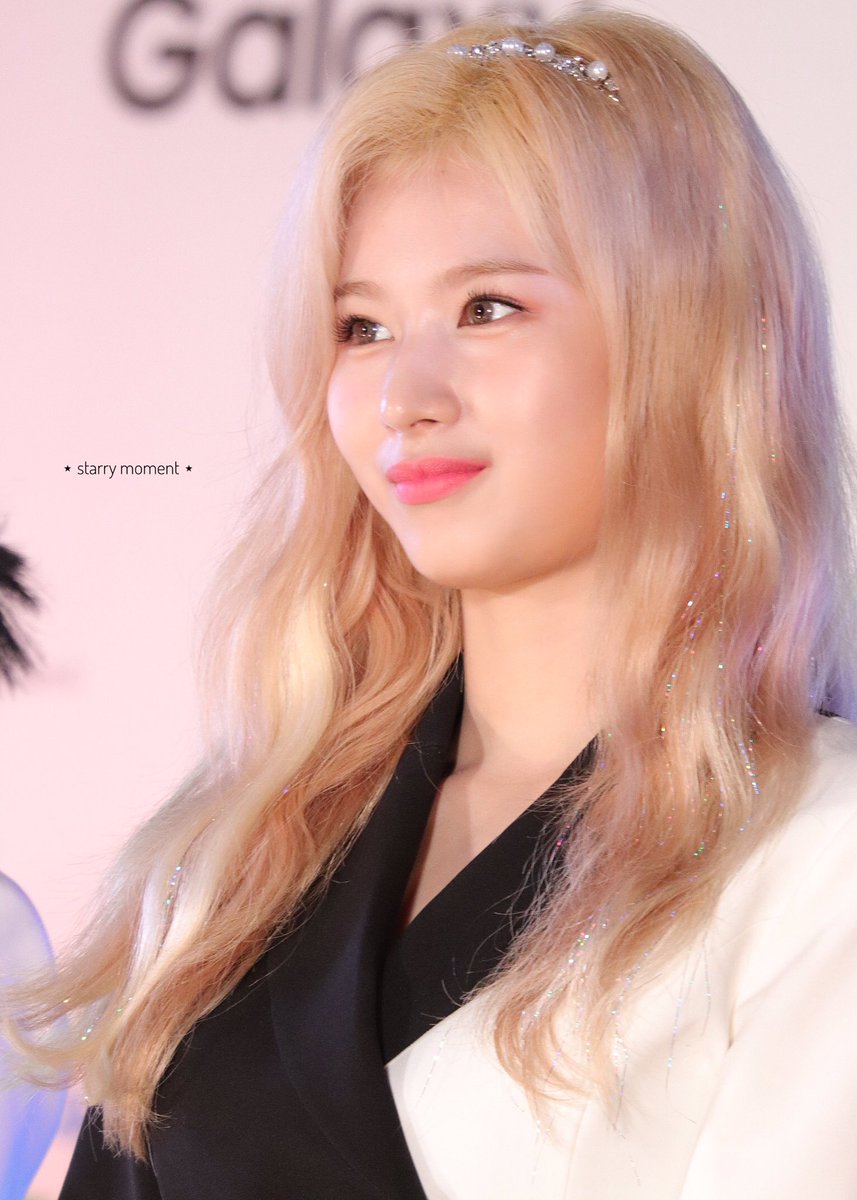 _starrymoment_'s tweet photo. ⋆ 190519 일본 케이콘 레드카펫

#트와이스 #TWICE 
#사나 #SANA #サナ #湊崎紗夏 
@JYPETWICE 

#KCON2019JAPAN⁠ ⁠#KCON⁠ #REDCARPET https://t.co/n0ii0RNCso