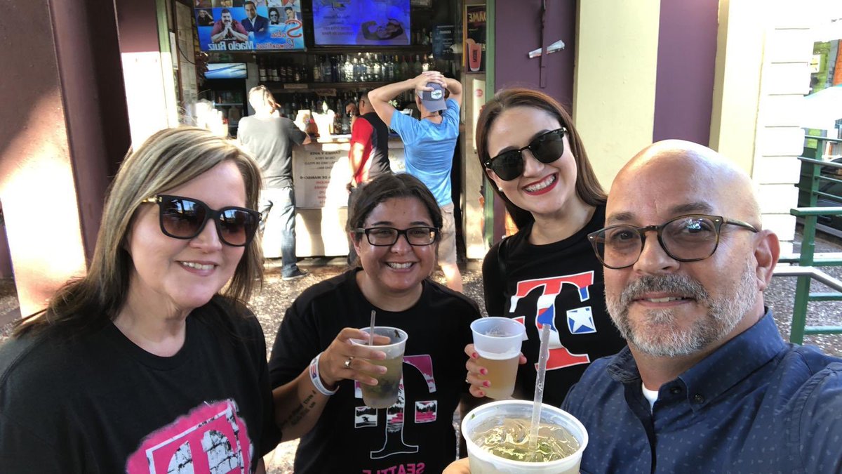 LinkActiv's tweet photo. This week we had the amazing T-MOBILE Global Care team over in our facilities! We are proud to be part of the #MagentaTeam! #Telesales #WeAreLinkActiv ✨🙌🏼 https://t.co/R0C135yzLZ