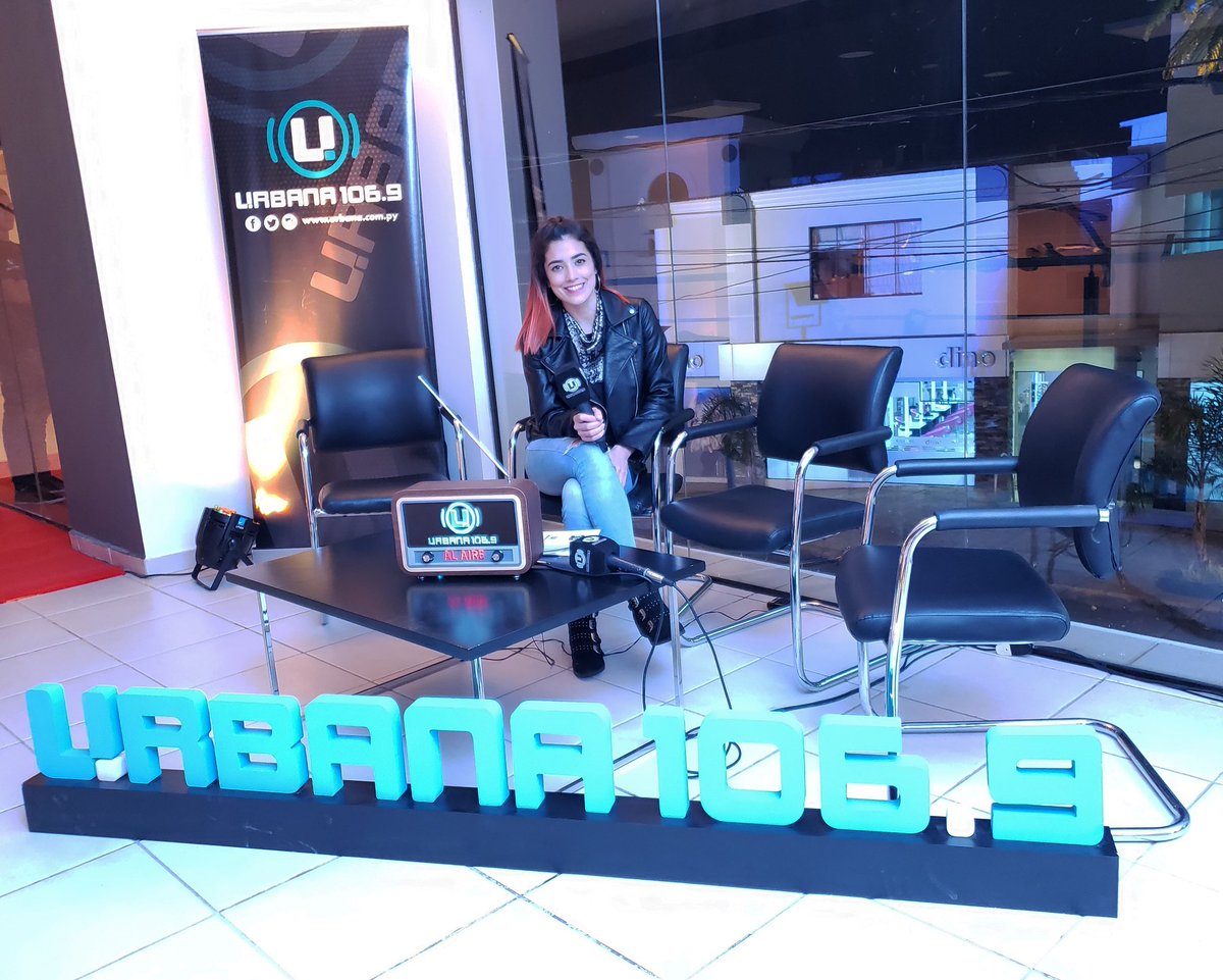 Urbana1069's tweet photo. Arrancamos la transmisión especial del cuarto día del #PanteneAFW esta vez, presentando a Freccia, marca que llega a nuestro país ☝🏻👏🏻 

Acompañá a Kasstuli en el evento de moda más importante del país #SentíUrbana 

#CreateFashion | #PanteneAFW Otoño/Invierno 2019. https://t.co/tpS350tZUH