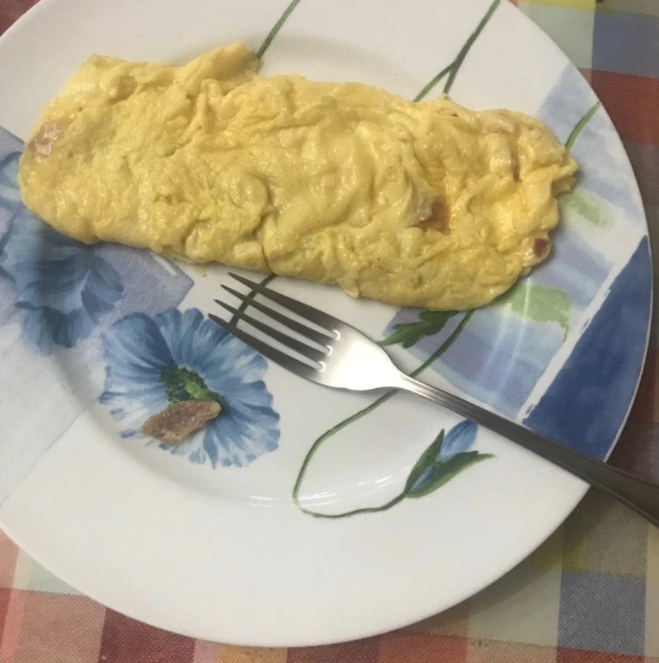 alfonso_ses's tweet photo. Unos amigos y yo estuvimos anoche debatiendo sobre una cuestión muy importante, y hoy vengo a preguntar aquí:
La tortilla Francesa es:

ALARGADA ————> RT 🔁
REDONDA  ————> FAV❤️ https://t.co/UtC3zUYNjg