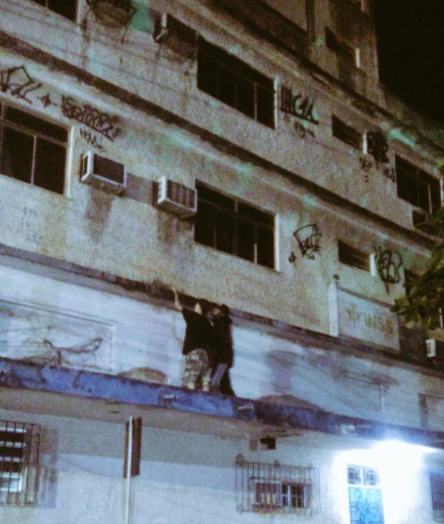 Smokinglize1's tweet photo. Pelos acessos de Itaguaí
Kif e 007 xarpianou na tapis🏢✍
#xarpianou #noustreet #losdarte #ArteDrua #Tacosdever #itacity https://t.co/9Uz9NMjVOO