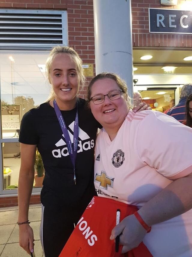 Beadz94's tweet photo. This time last week I was just getting back into the car for the drive home after spending a long ass day, was it worth 110% it was doing what I love, Following these girls. Thank you for an unforgettable chapter one @CaseyStoney and @MillieTurner_ #chapter2Incoming 🔴⚫️⚽️ https://t.co/wE5bacLv3c