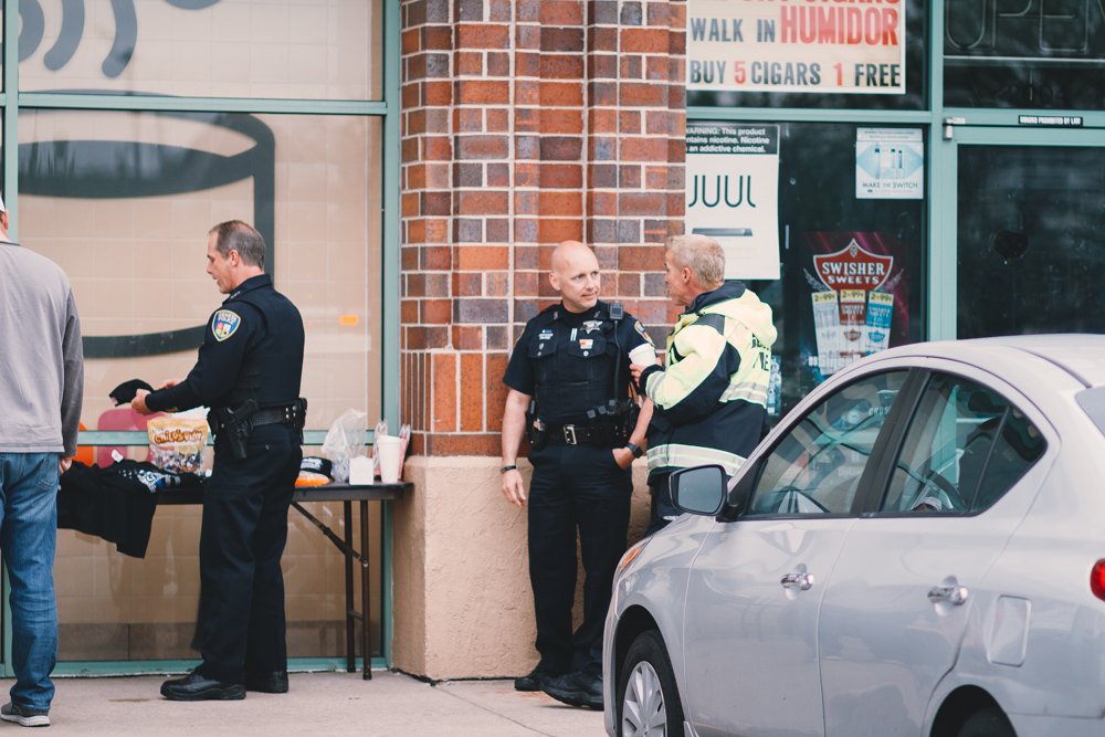 BataviaPolice's tweet photo. Thank you to everyone who came out an made a donation to the Special Olympics during the #CopsOnaRooftop event!!! We raised over $5,800.00! https://t.co/bK0Rqjk48y