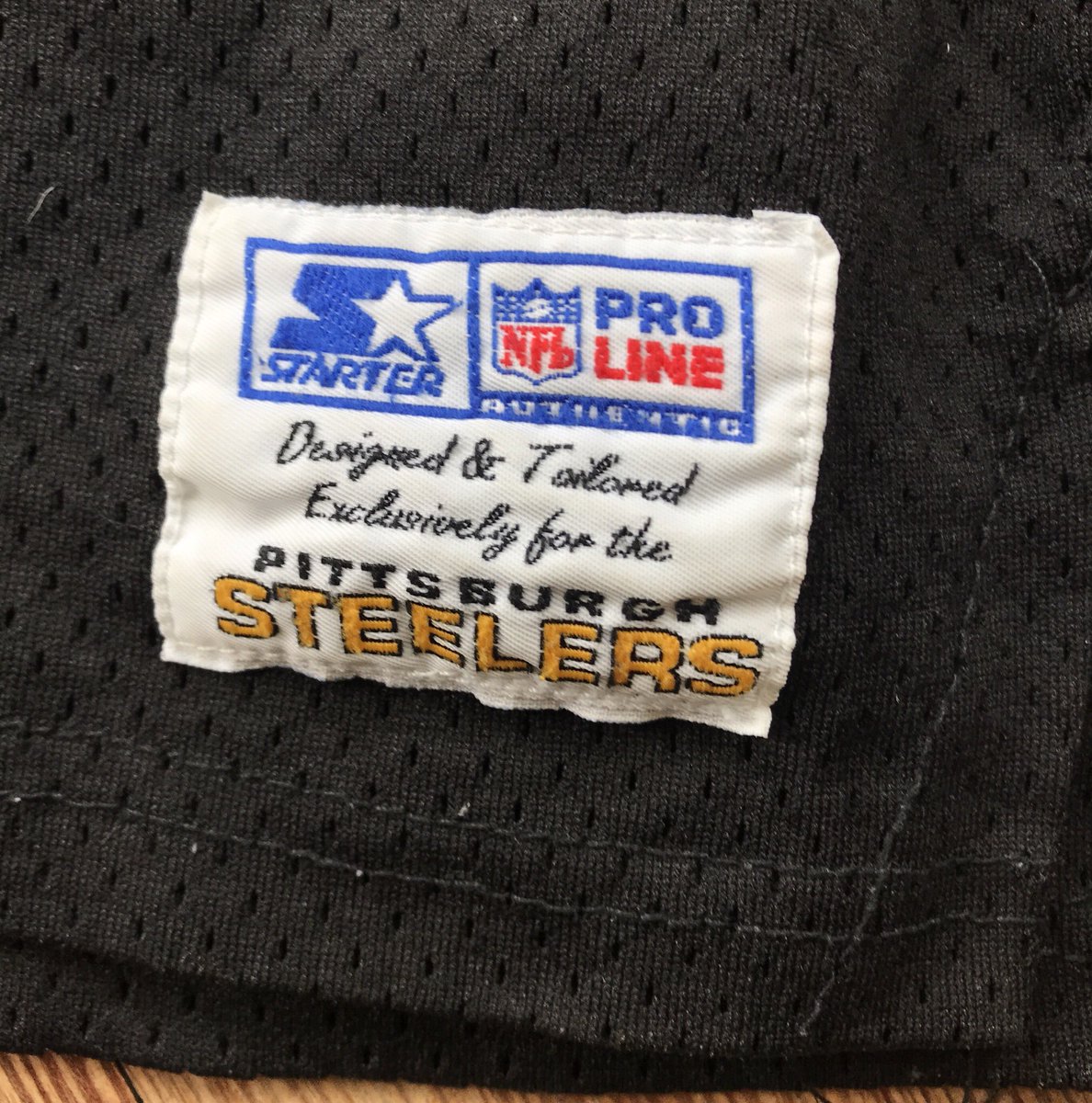 ZachFrailey's tweet image. Came upon an authentic @KSlash10 Starter jersey from 1995 today and of course it came home with me. #ClassicsNeverGoOutOfStyle