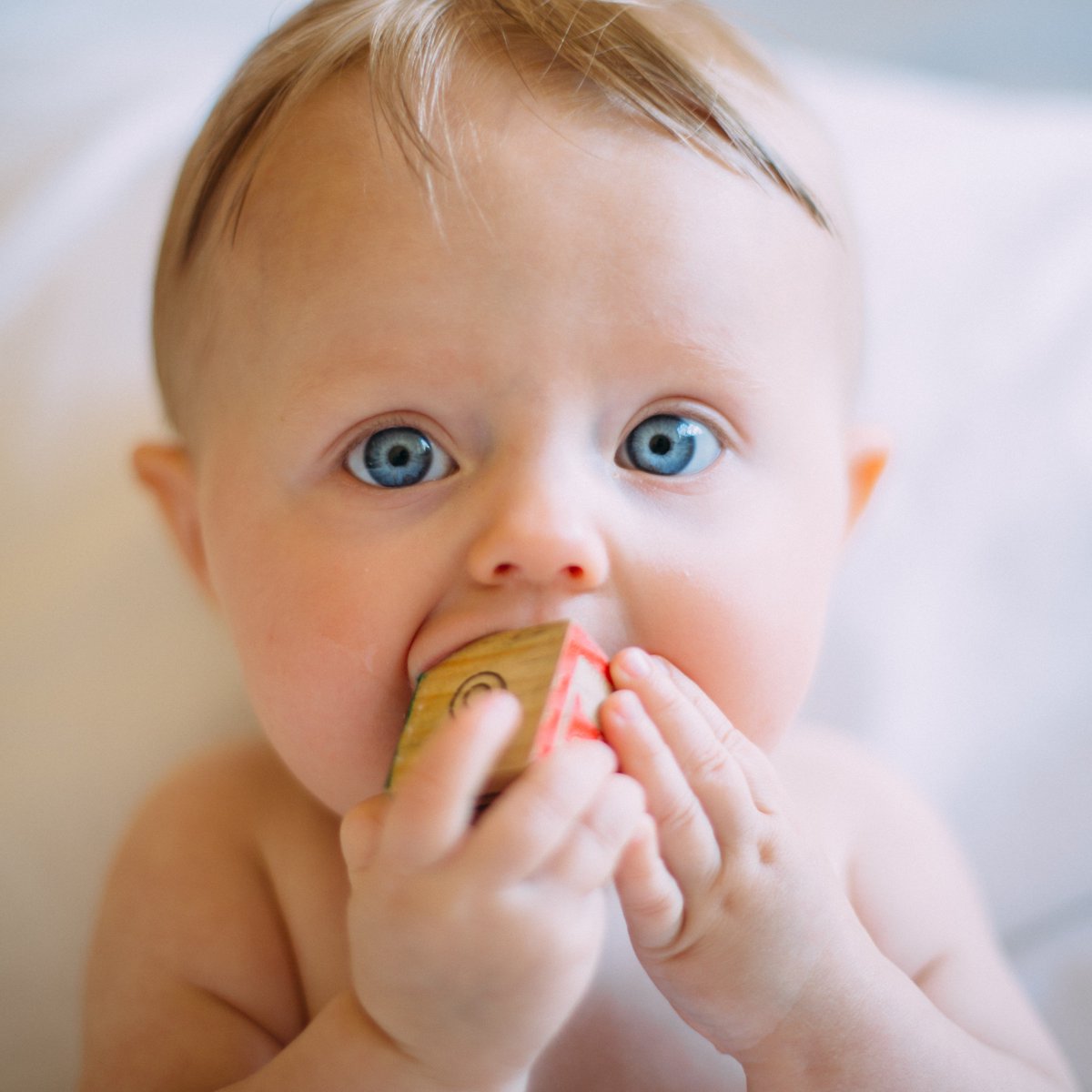 PrettyToxicDoc's tweet photo. There’s a multi-million dollar industry that promises to keep your baby’s skin soft and smelling sweet. According to Madesafe babies and children are uniquely vulnerable to toxic chemicals. Find out how to keep little ones safe from #toxic #chemicals @prettytoxicdoc on  our FB https://t.co/Z4FZP6dUUT