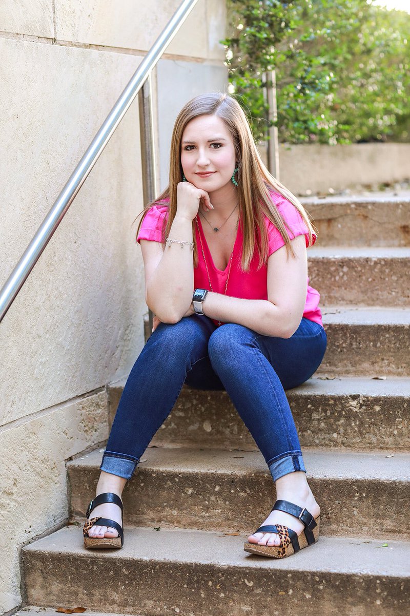 mikayla_doty's tweet photo. it’s seriously the last senior sunday! https://t.co/QjFPDPb33d
