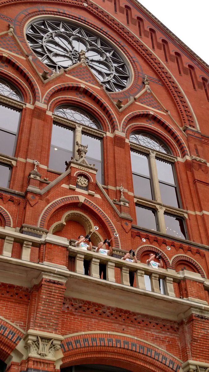 CincySymphony's tweet photo. Trumpeters announce the start May Festival "Sounds of the City" concert from Music Hall.
@CincyMayFest
@MusicHallCincy https://t.co/mNOUK6Dc19