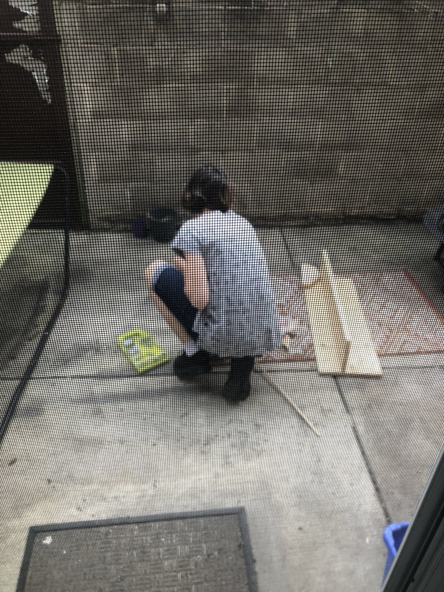 Roomationshippp's tweet photo. Sara is building us a shelf for our climbing gear! https://t.co/jsxrdFZW81