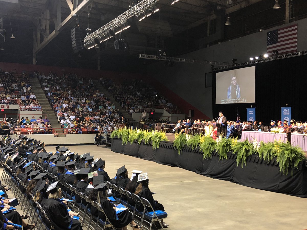 UHClearLake's tweet image. Student speaker Ruben Montemayor shares his journey as the first in his family to graduate with a college degree. Excited to share this moment with him today! #UHCLGRAD #firstgengrads #firstgen
