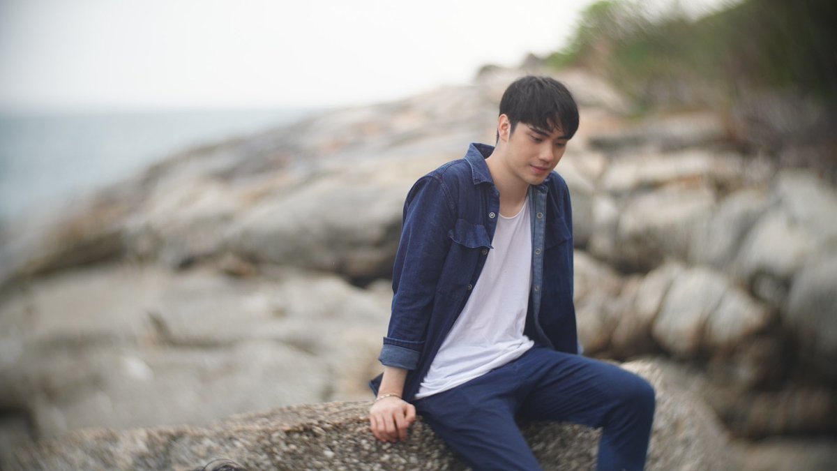 barucmex's tweet photo. [190519] [TWT] @Tee_Jaruji
💛 El amor es como un pincel que expresa hermosos sueños, deslumbrantes miradas antes de que alguien lo encuentre...#อะไรอะไรก็ตี๋
#อะไรอะไรก็ตี๋ #6MoonsMéxico #Barucmex #TeeThanapon #HighFive

Cr. @Tee_Jaruji
Cr. Translation: ©BARUC 
P'Mars 🌺 https://t.co/9s7FluaKJr