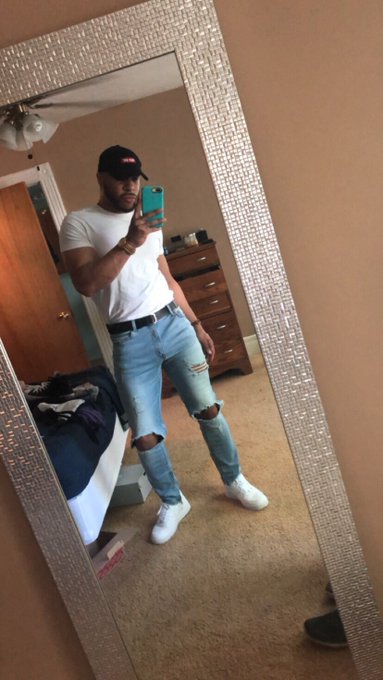 Watch HEAVY C🌻🐻's leaked NSFW photo on TwXstars