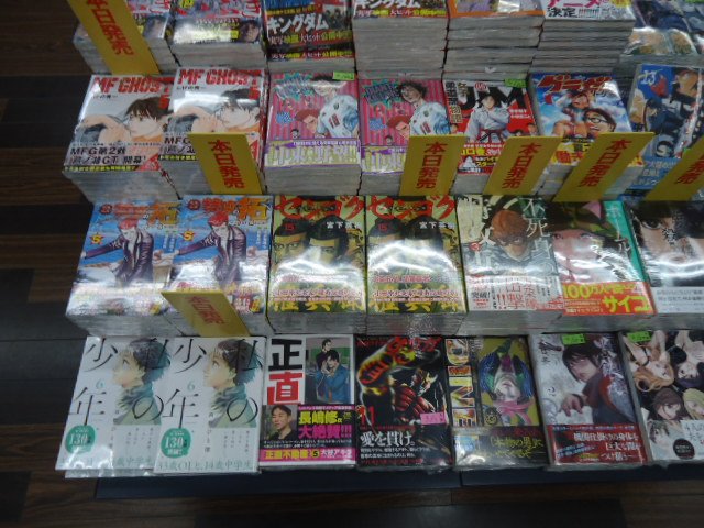 明屋書店空港通店 本日 講談社ヤングマガジンコミックより Mfghost 5巻 センゴク権兵衛 15巻 疾風伝説特攻の拓 5巻 など入荷しております 講談社 ヤンマガ Mfg センゴク 特攻の拓 松山市 明屋書店 空港通店 書店 本屋 T Co