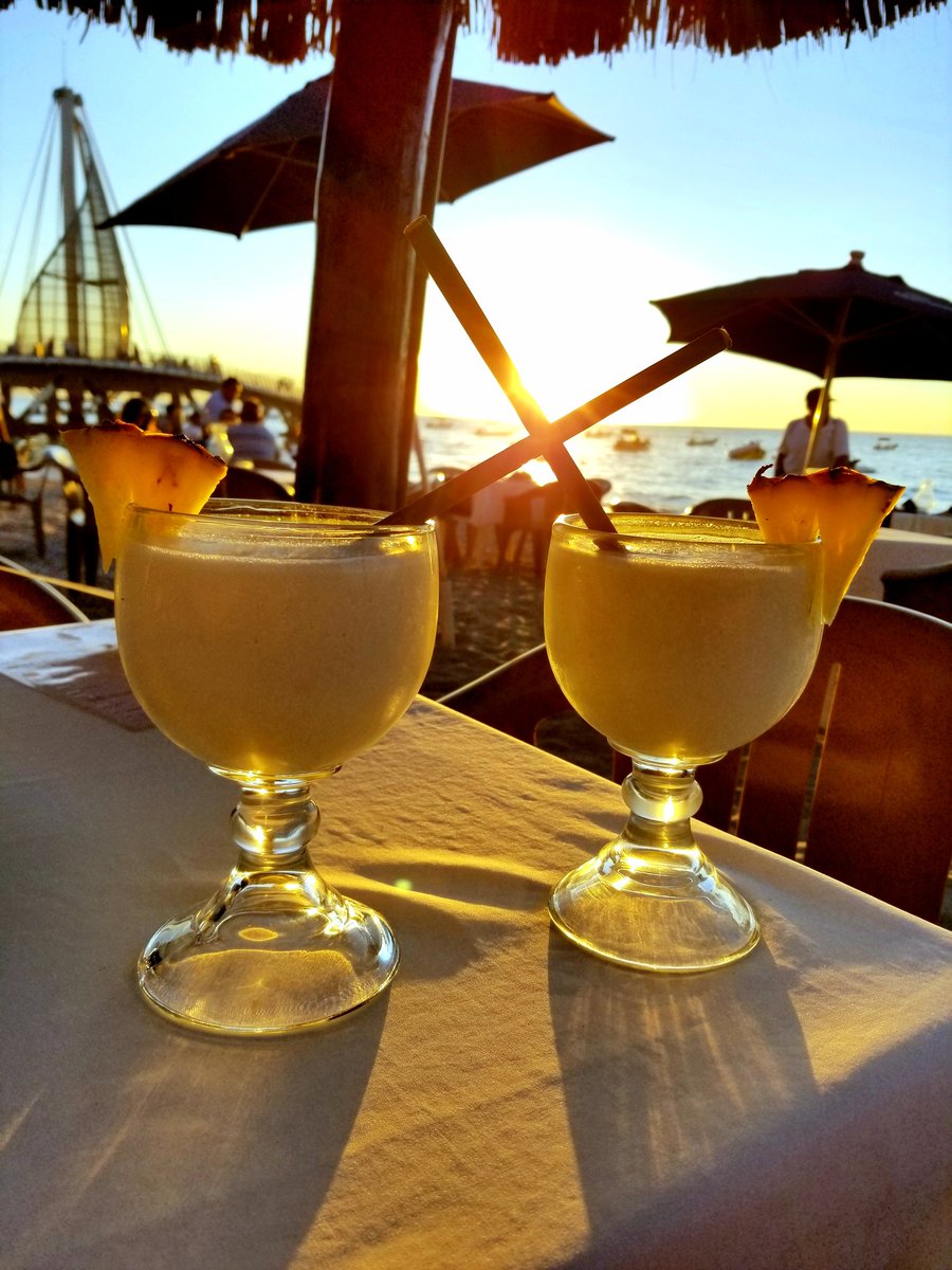 O_To_The_Bed's tweet photo. #snowydays #sunsetbeaches #photography #PhotoOfTheDay #amateurphotography #drinks #snow #beaches #Mexico https://t.co/XuTkSqXlRs