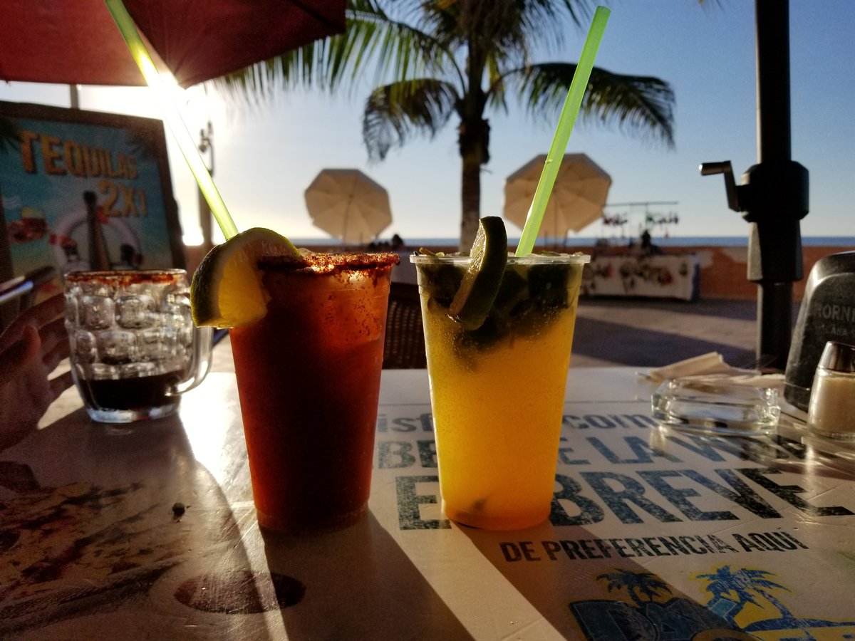 O_To_The_Bed's tweet photo. #snowydays #sunsetbeaches #photography #PhotoOfTheDay #amateurphotography #drinks #snow #beaches #Mexico https://t.co/XuTkSqXlRs