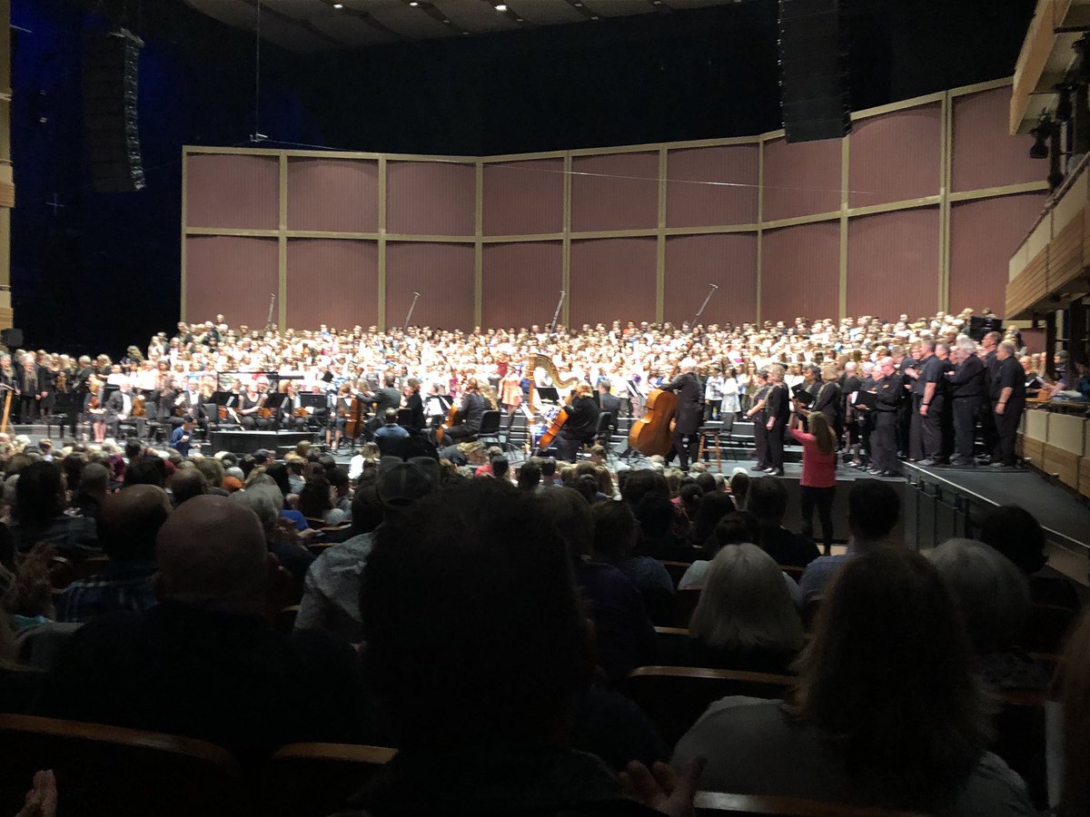 fhlwrdsb's tweet photo. So wonderful to hear the Kodaly choir tonight at Centre in the Square!!! So proud of the 542 students  from 26 schools that performed tonight. 1080 students between the 2 nights! WRDSB music teachers, thank you! ❤️ @wrdsb #Kodaly2019 #KodalyChoir #WRDSBCelebrates #EdWeekWRDSB https://t.co/SGcOj2knjf