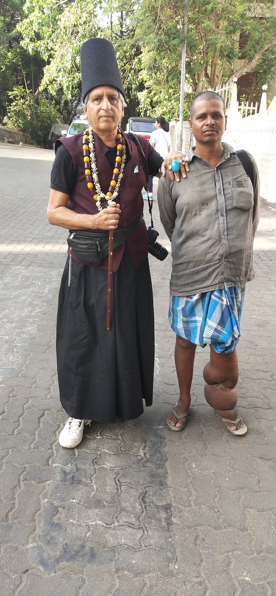firozeshakir's tweet photo. Majid my beggar friend.
Today I gave him money to buy some clothes.
#RamzanKareem
#Elephantisis
#MountMary
#Bandra https://t.co/DvrcpKd63F