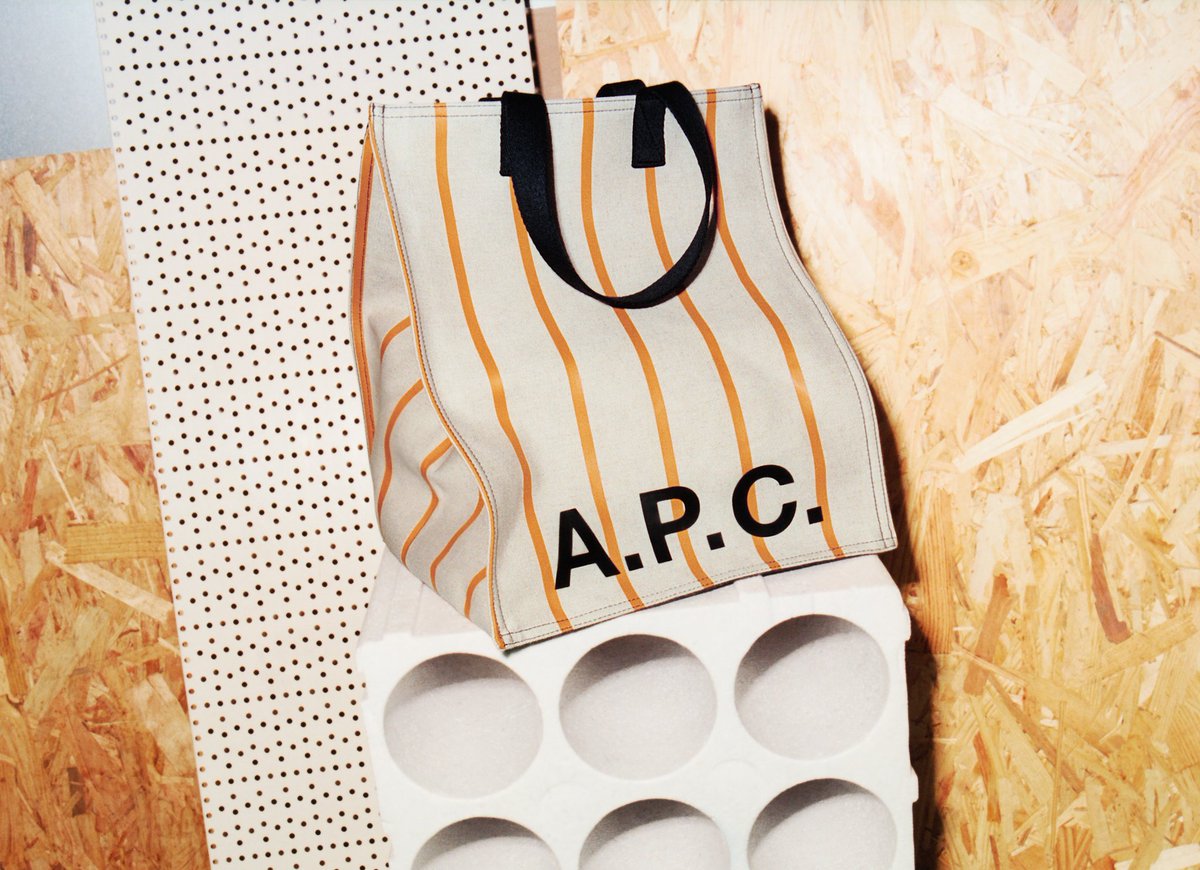 APC_JAPAN's tweet photo. #APCcollections | 2019年 春夏コレクション
Construction ショッピングバッグ
写真 : Chris Rhodes
https://t.co/QNBv4jPtEH https://t.co/5QU05O8Pr8
