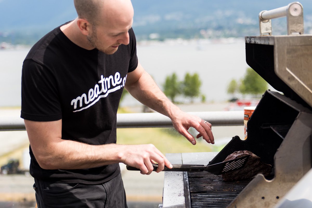 MeatmeCA's tweet photo. What do you’ve going on the grill tonight? Hope you’re all enjoying this beautiful ☀️☀️ weather as much as we do! #bbqweather #keepgrilling #trevorflippingribsteak https://t.co/dVHey8wQiC