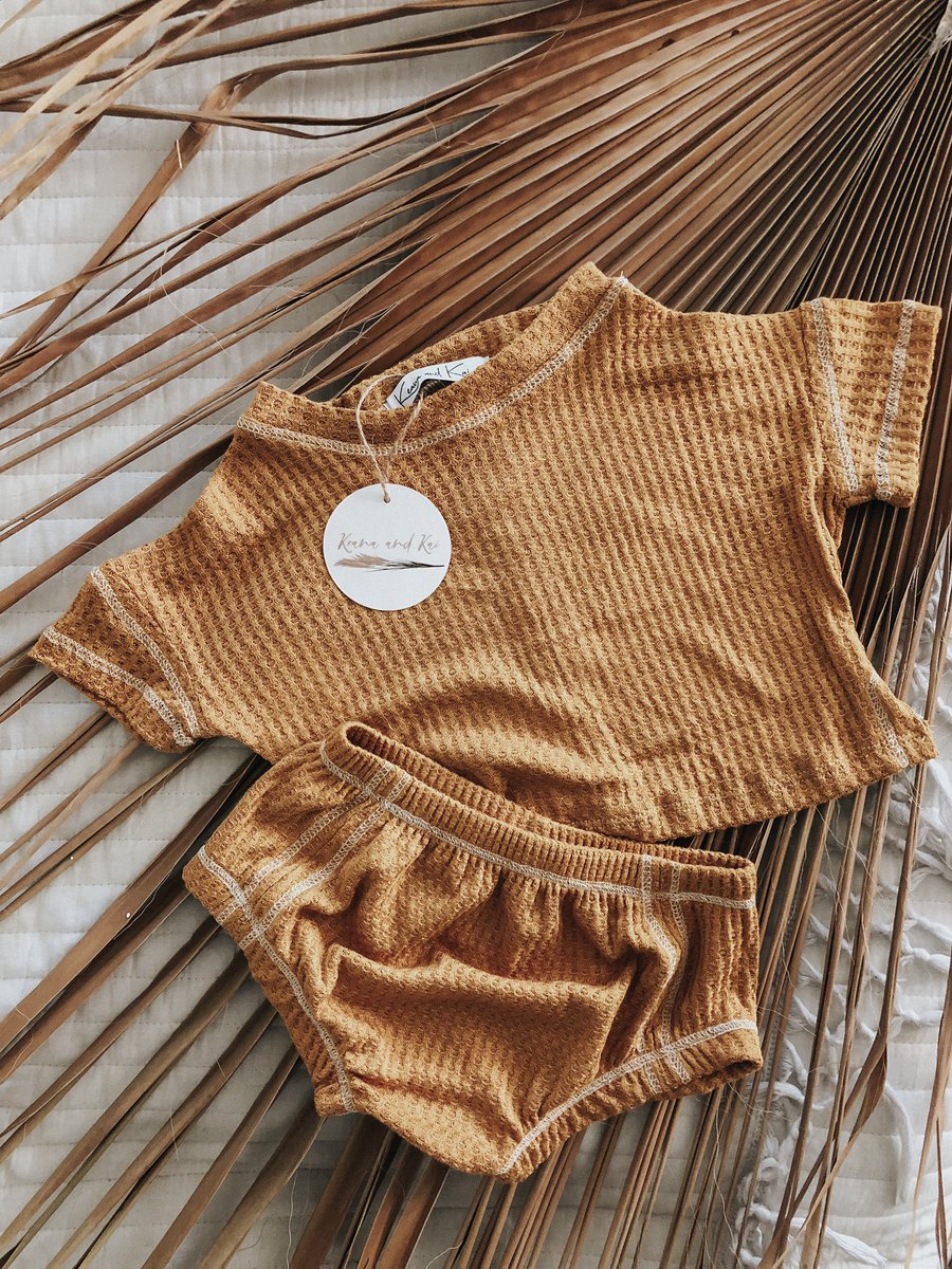 keanaandkai's tweet photo. Coming The 22nd! 
Which one is your fav? 🧡🌾 https://t.co/Lkyd3b3OPl